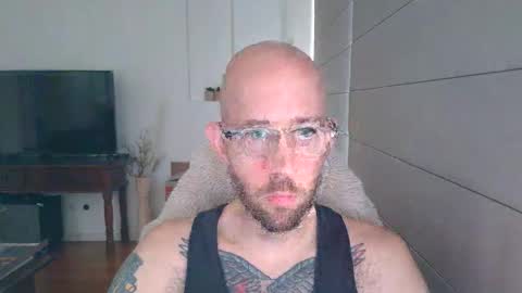 frank_perry2332 online show from 21, 4, 2026