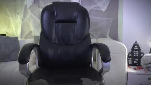 Snapshot of frankfarrellx chatting on 2, 11, 2025 Frank Farrell. Hey remember to give me a thumbs up Ty online show from 2, 11, 2025