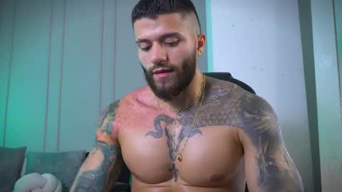 Snapshot of frankfarrellx chatting on 8, 11, 2025 Frank Farrell. Hey remember to give me a thumbs up Ty online show from 8, 11, 2025