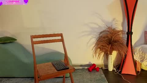 Fransheska online show from 8, 6, 2026