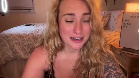 Snapshot of frayfitz chatting on 2, 3, 2026 Fray online show from 2, 3, 2026