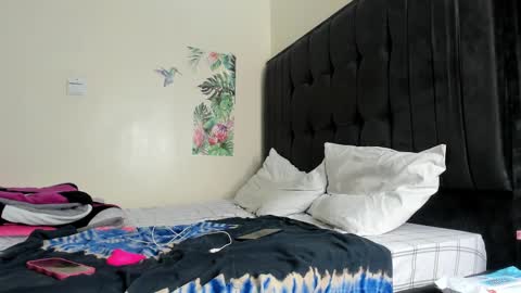 Sandra online show from 24, 2, 2025