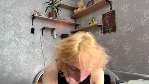 Snapshot of fred_bucks chatting on 6, 3, 2026 fred bucks online show from 6, 3, 2026