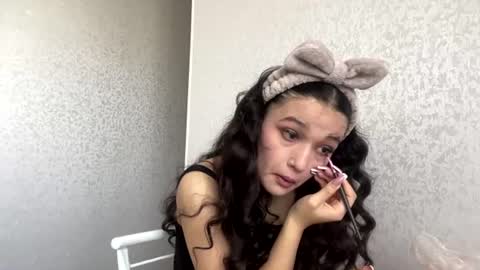 Mia online show from 7, 7, 2026