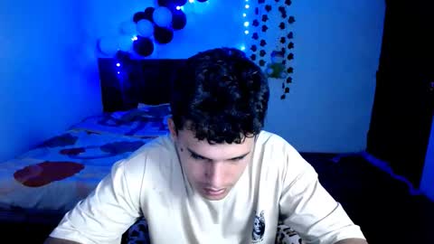 Snapshot of freddy_romans2 chatting on 11, 11, 2025 freddy romans online show from 11, 11, 2025