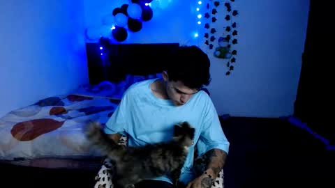 Snapshot of freddy_romans2 chatting on 12, 11, 2025 freddy romans online show from 12, 11, 2025