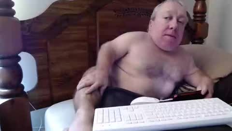 Snapshot of freemysoul4748 chatting on 29, 11, 2025 Cute Lil Man online show from 29, 11, 2025