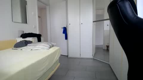 Snapshot of freiherr111 chatting on 17, 11, 2025 Walter Fischer online show from 17, 11, 2025