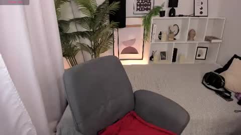 Snapshot of freya_bloss chatting on 2, 7, 2026 Laura online show from 2, 7, 2026