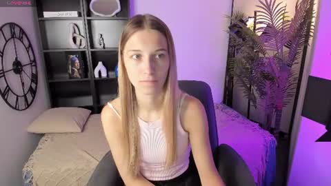 Snapshot of freya_bloss chatting on 6, 7, 2026 Laura online show from 6, 7, 2026