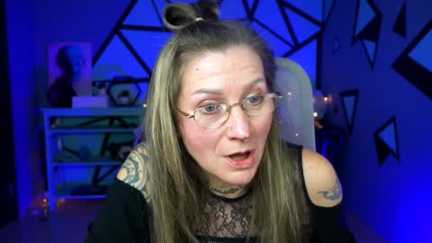 Snapshot of fridatander chatting on 8, 2, 2025 Frida Tander online show from 8, 2, 2025