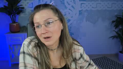 Snapshot of fridatander chatting on 7, 3, 2025 Frida Tander online show from 7, 3, 2025