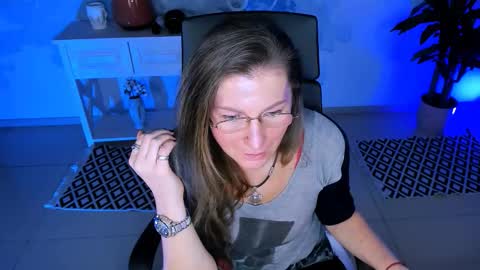 Frida Tander online show from 29, 11, 2025