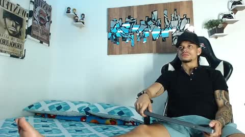 Snapshot of friendsofeverything_ chatting on 12, 4, 2026 Adam y pitter online show from 12, 4, 2026