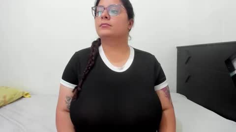 Snapshot of fromheaven_ chatting on 19, 9, 2025 Lucy online show from 19, 9, 2025