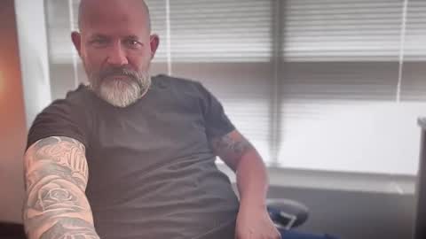 fuckadilf online show from 20, 5, 2026