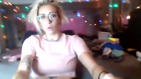 Deeztitties online show from 30, 10, 2025