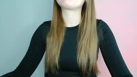 Snapshot of funemma000 chatting on 8, 5, 2026 Emma online show from 8, 5, 2026