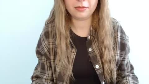 Snapshot of funemma000 chatting on 13, 5, 2026 Emma online show from 13, 5, 2026