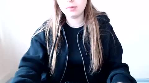 Snapshot of funemma000 chatting on 16, 6, 2026 Emma online show from 16, 6, 2026