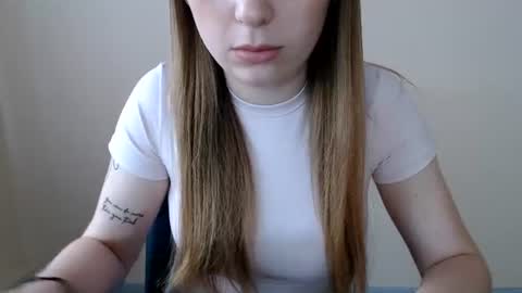 Snapshot of funemma000 chatting on 18, 6, 2026 Emma online show from 18, 6, 2026