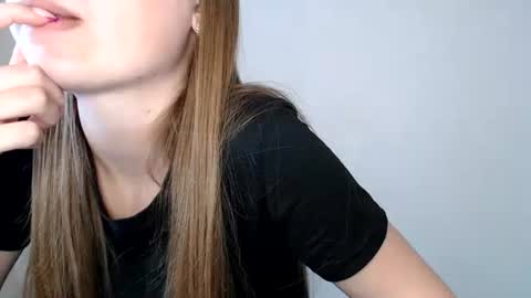 Snapshot of funemma000 chatting on 14, 7, 2026 Emma online show from 14, 7, 2026