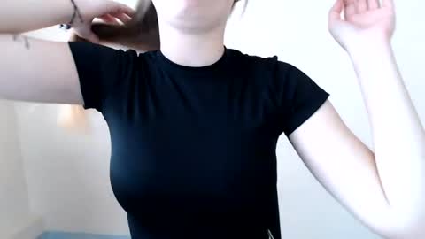 Snapshot of funemma000 chatting on 16, 7, 2026 Emma online show from 16, 7, 2026