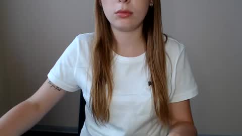 Snapshot of funemma000 chatting on 21, 7, 2026 Emma online show from 21, 7, 2026