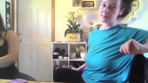 Snapshot of funflirt97 chatting on 19, 9, 2025 Linnys Palace online show from 19, 9, 2025