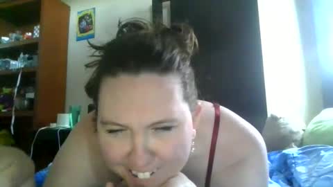 fuzzypeaches87 online show from 8, 4, 2026