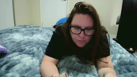 fuzzypeaches87 online show from 24, 7, 2026