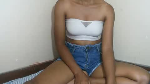 Snapshot of fyah1027 chatting on 10, 10, 2025 fyah1027 online show from 10, 10, 2025