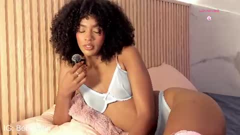   Independent model online show from 6, 8, 2026