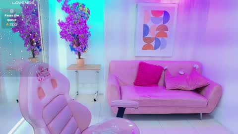 gabby_evanns online show from 6, 11, 2025