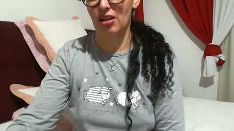 gaby  layla online show from 15, 5, 2026