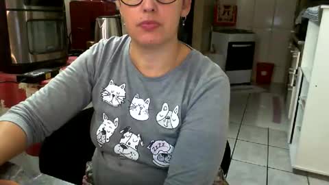 gaby  layla online show from 8, 6, 2026