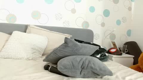 i love to squirt online show from 6, 3, 2025