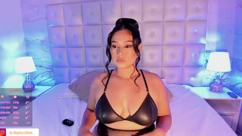 Snapshot of gaby_blaze chatting on 7, 12, 2024 Gaby Blaze online show from 7, 12, 2024