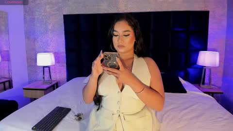 Snapshot of gaby_blaze chatting on 8, 3, 2025 Gaby Blaze online show from 8, 3, 2025