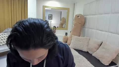 Snapshot of gaby_trent chatting on 17, 12, 2025 gabriela online show from 17, 12, 2025