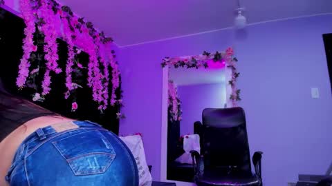 gabby cooper online show from 25, 3, 2026