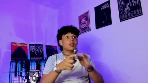 Snapshot of gaeloconner chatting on 1, 2, 2025 Gael Conner online show from 1, 2, 2025