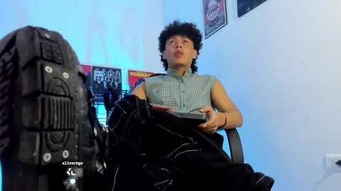 Snapshot of gaeloconner chatting on 1, 3, 2025 Gael Conner online show from 1, 3, 2025