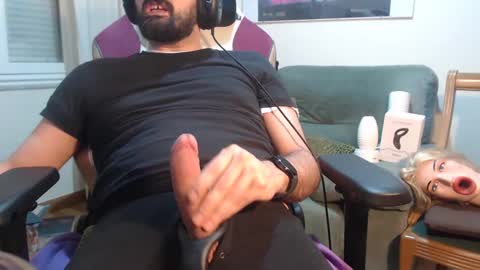 Snapshot of gag0nmyc0ck chatting on 11, 3, 2025 your master online show from 11, 3, 2025