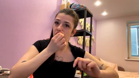 Snapshot of galanavan chatting on 19, 5, 2026 Nika online show from 19, 5, 2026