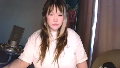 Snapshot of gamergirl01 chatting on 25, 9, 2025 Alex brb in 2 hours online show from 25, 9, 2025