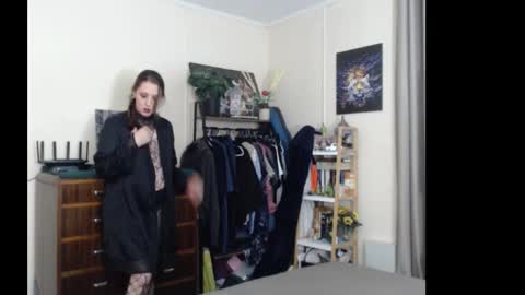 HOT  online show from 22, 11, 2025