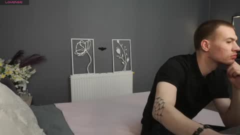 Max and Eva online show from 23, 2, 2026