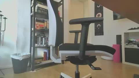 gaymer_play online show from 2, 1, 2025