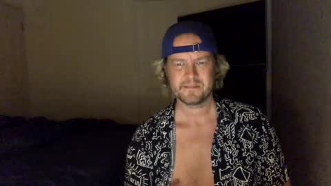 Snapshot of gcsurfer81 chatting on 5, 2, 2025 gcsurfer81 online show from 5, 2, 2025